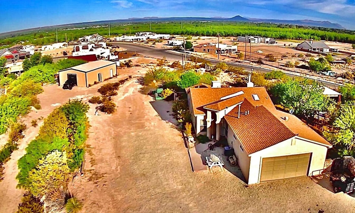 Mesilla Park House | 5 Acre Horse Ranch next to University.