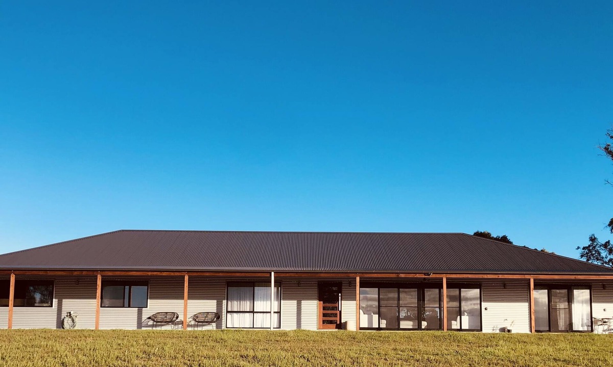 Mansfield House | 5 acre property with magnificent views