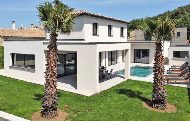 Saint-Genies-de-Comolas House | 5 bedroom accommodation in Saint-Geniès-de-Comola