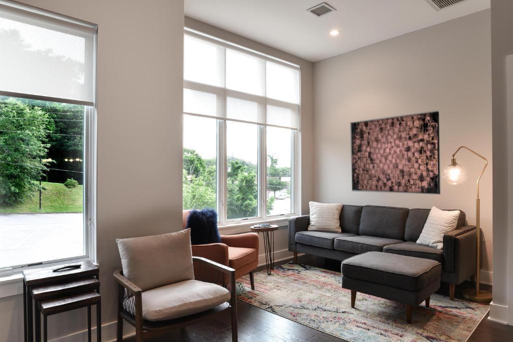 East End - Valley Street House | 5 Bauhaus Townhome