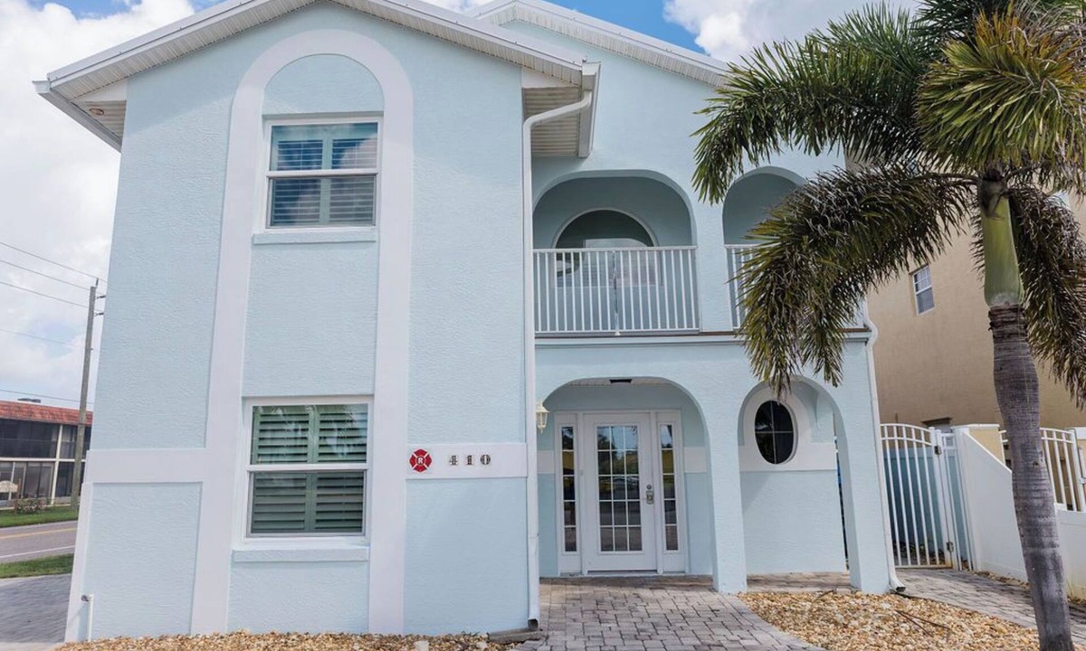 Winslow Reserve House | 5 BD, 3 bath, 200 Yards to Cocoa Beach