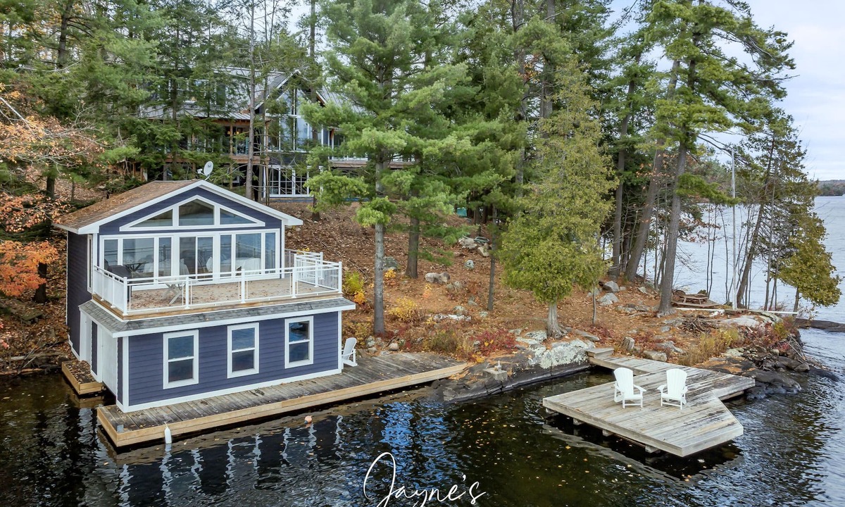 Muskoka Lakes Cottage | 5 bed 5 bath on Lake Muskoka