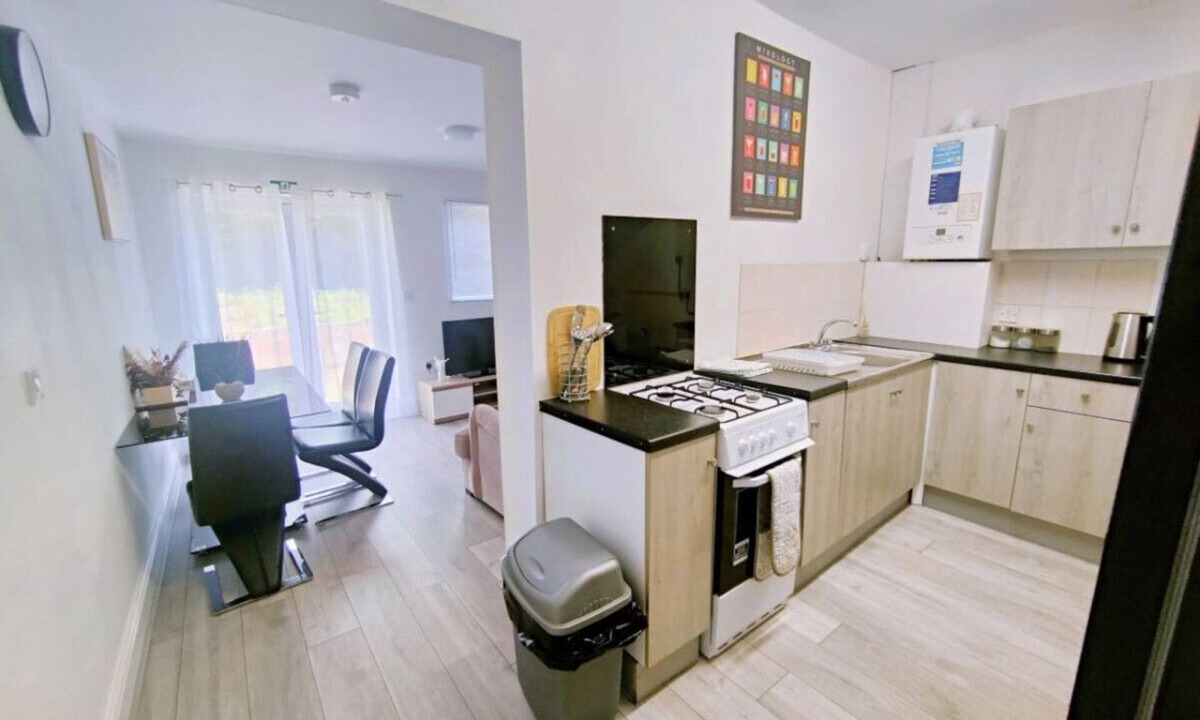 Weston on Trent House | 5 Bed Contractor Pad, Parking, Fast Wifi, Spacious