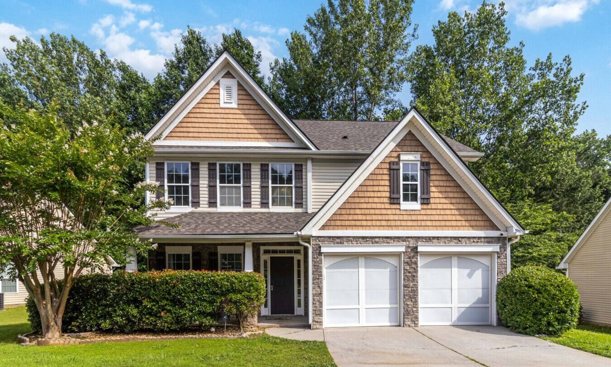 Duluth House | 5-Bed Gem Close to Duluth Fun-Sleeps 16