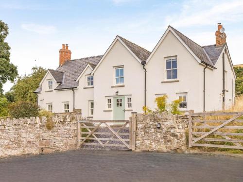 Crickhowell House | 5 Bed in Crickhowell oc-90053