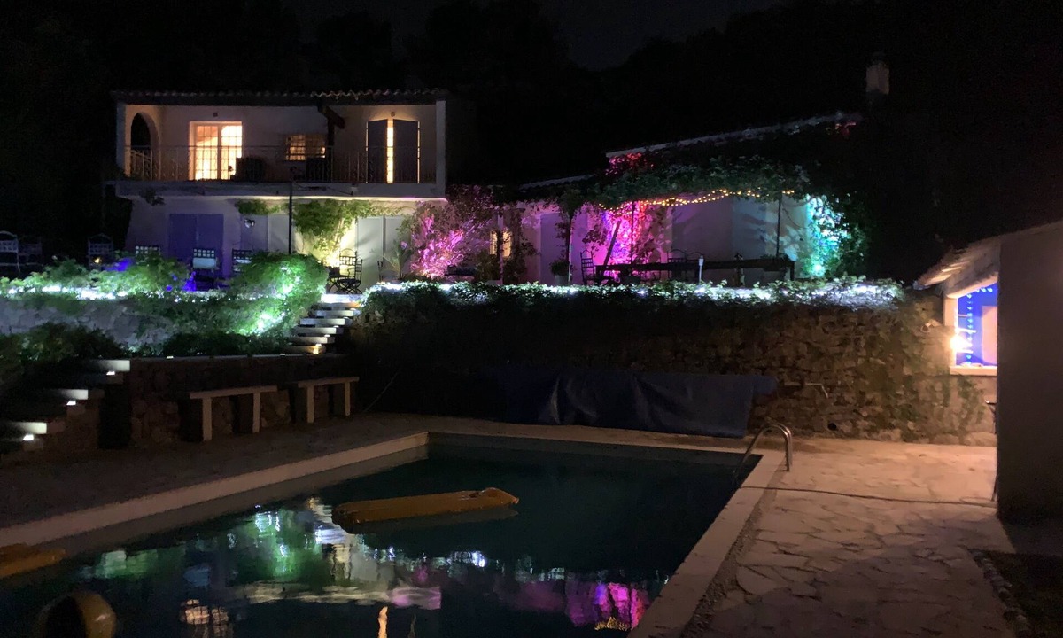 Le Bar-sur-Loup Villa | 5 bed villa spectacular views, swimming pool.