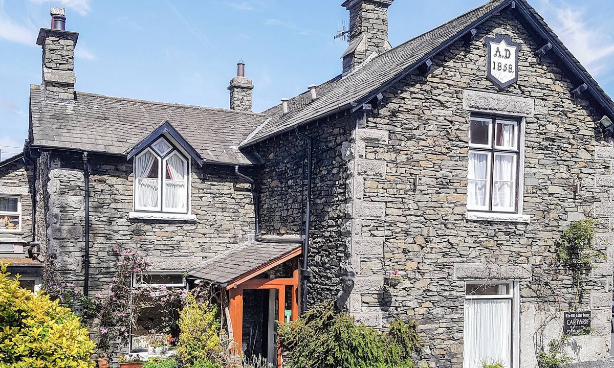 Bowness-on-Windermere Cottage | 5 bedroom accommodation in Bowness-on-Windermere