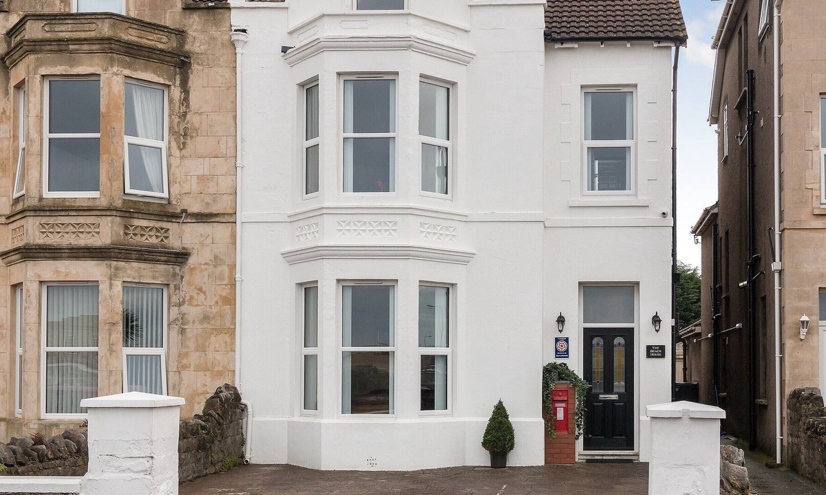 Weston-super-Mare Cottage | 5 bedroom accommodation in Weston-super-Mare