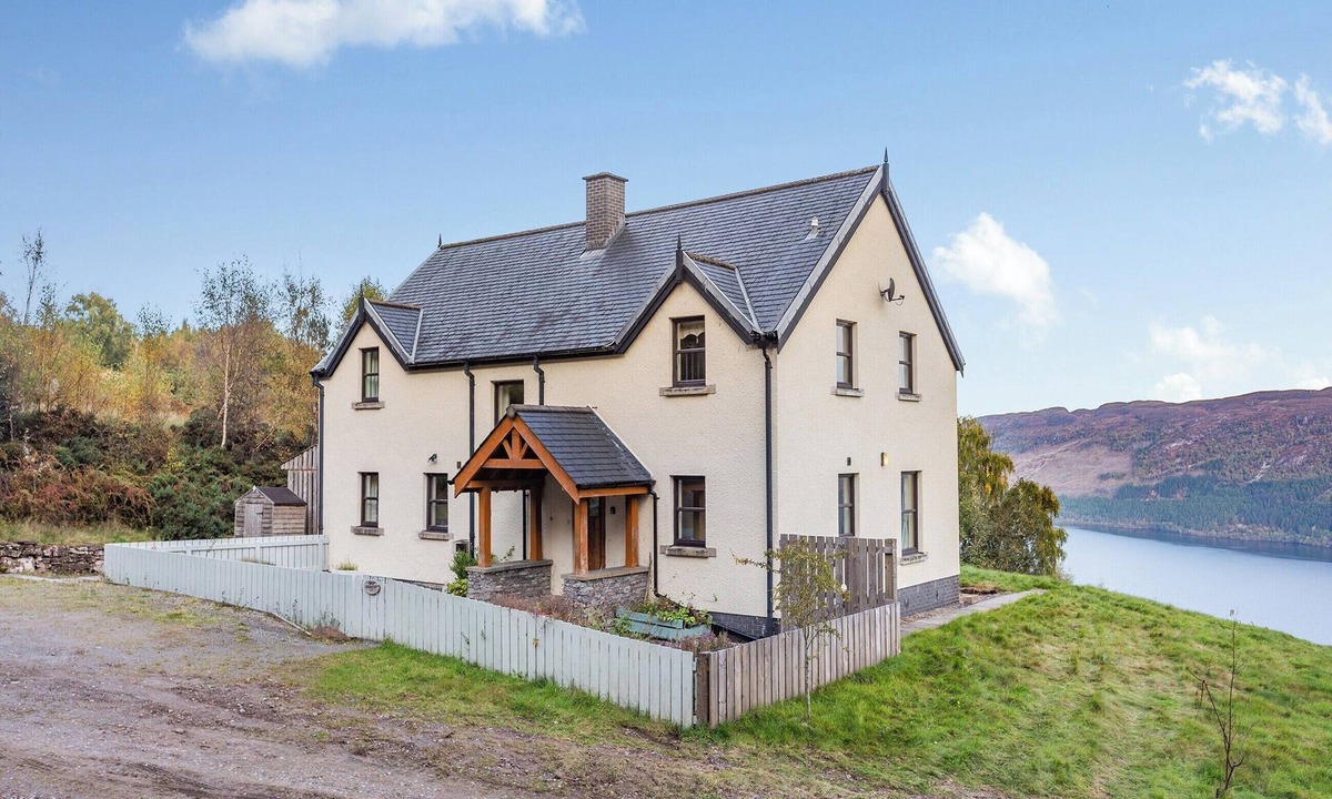 Lewiston Cottage | 5 bedroom accommodation in Drumnadrochit