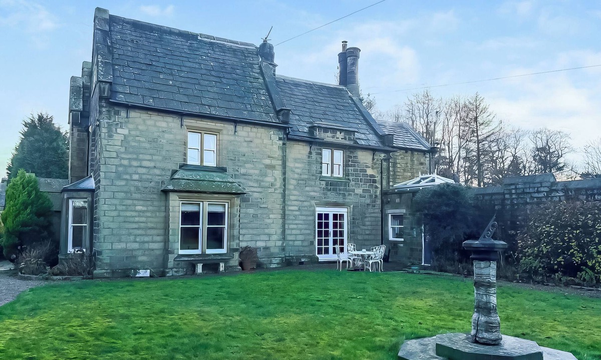 Cullingworth Cottage | 5 bedroom accommodation in Cullingworth