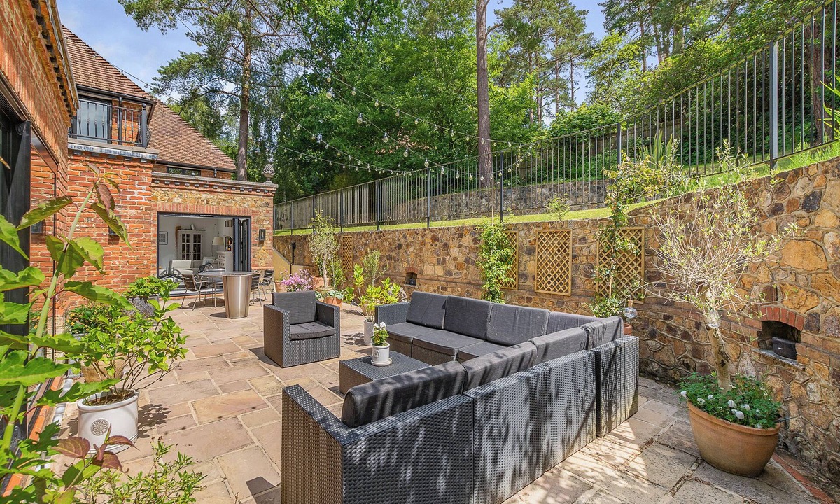 Crowborough Cottage | 5 bedroom accommodation in Crowborough