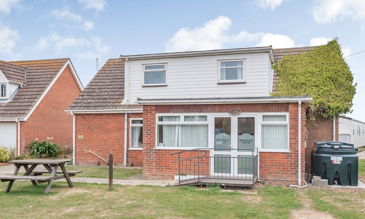 Ingoldmells Cottage | 5 bedroom accommodation in Ingoldmells