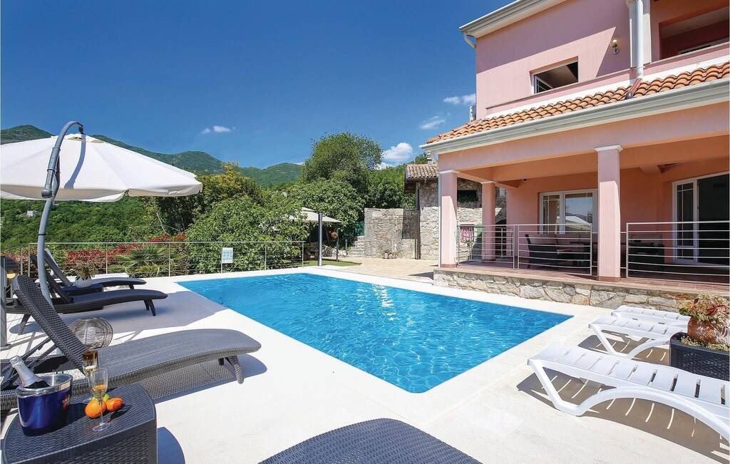 Opatija House | 5 bedroom accommodation in Icici