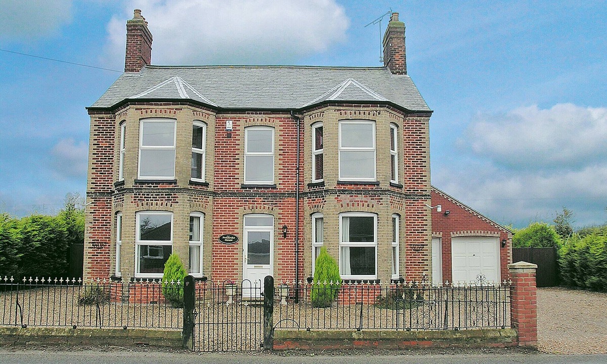 Happisburgh Cottage | 5 bedroom accommodation in Happisburgh