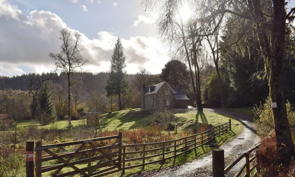 Milton Cottage | 5 bedroom accommodation in Aberfoyle