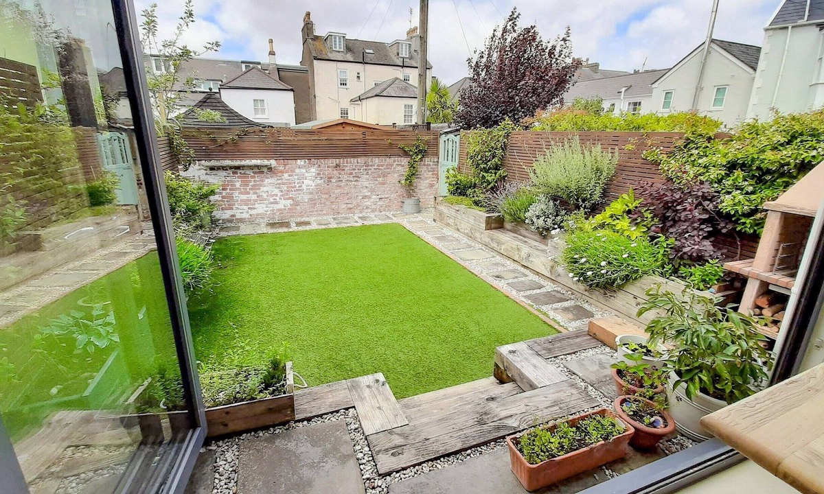 Clevedon Cottage | 5 bedroom accommodation in Clevedon