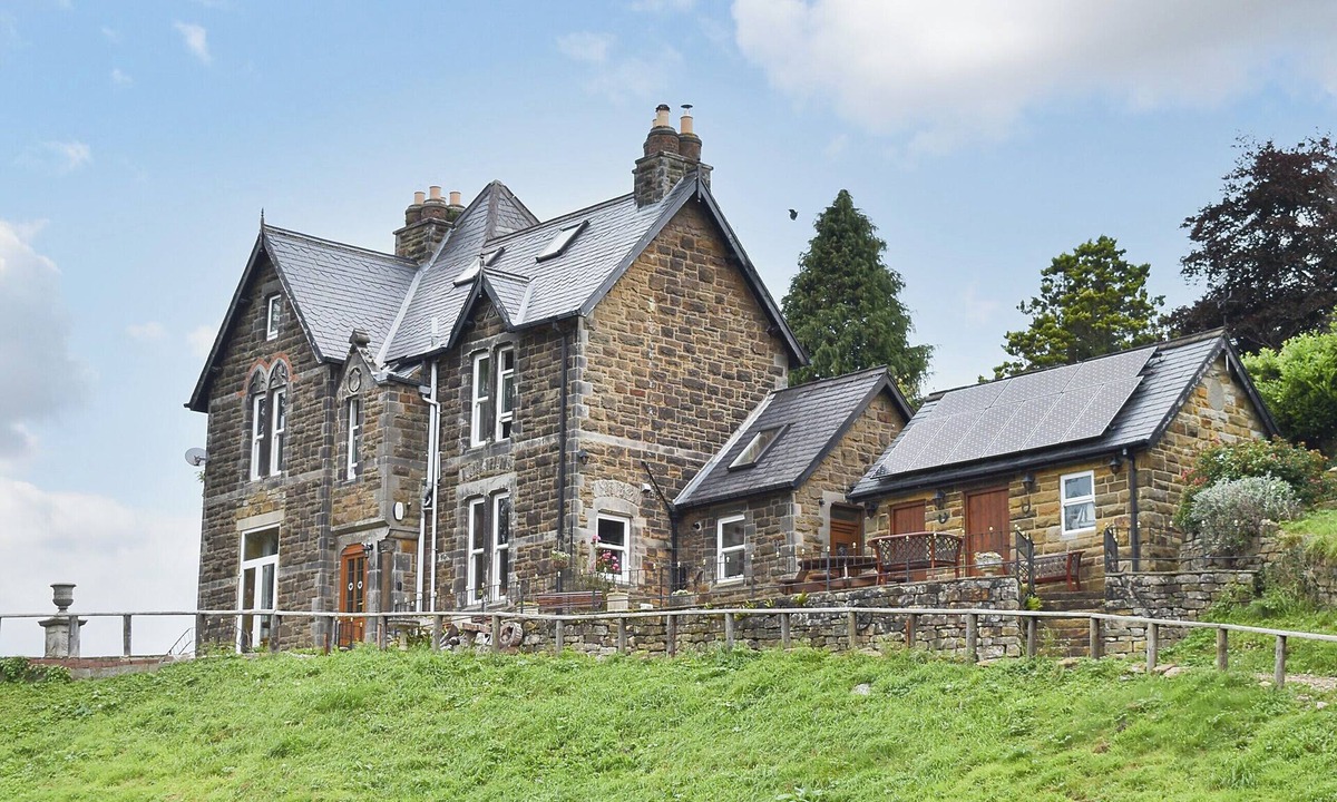 Grosmont Cottage | 5 bedroom accommodation in Grosmont