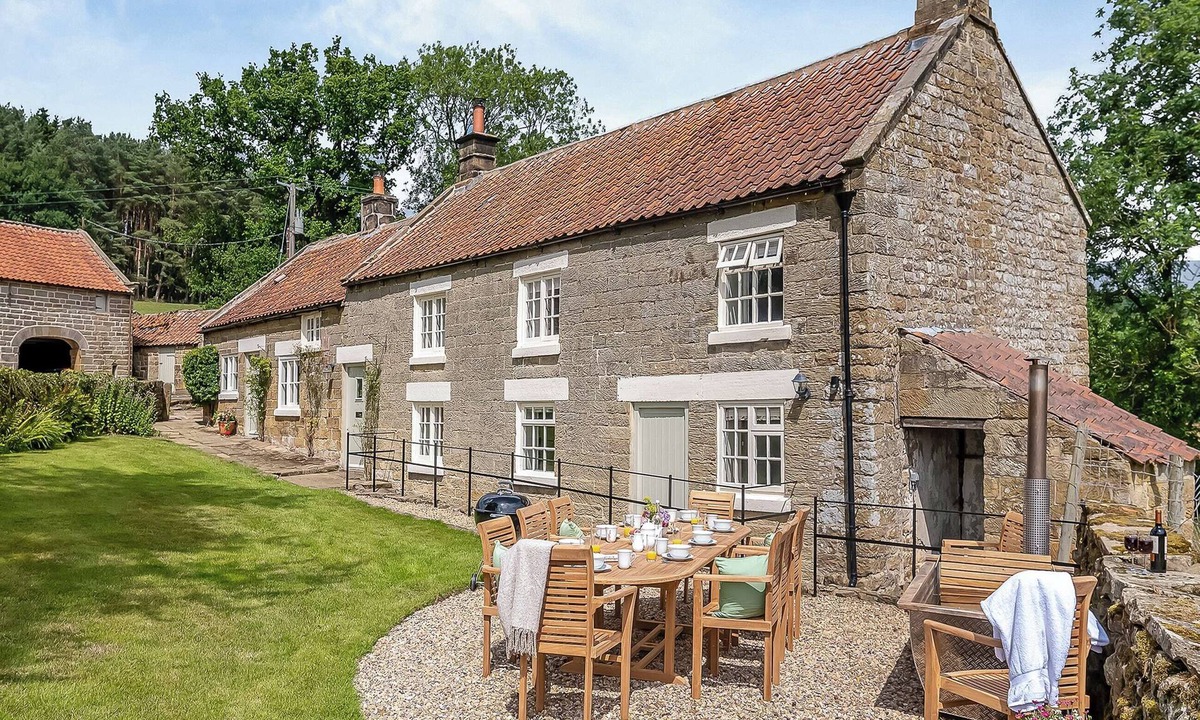 Easterside Cottage | 5 bedroom accommodation in Helmsley