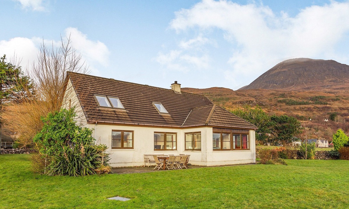 Achnasheen Cottage | 5 bedroom accommodation in Torridon