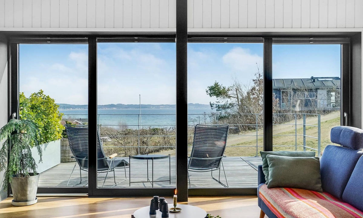 Handrup Strand House | 5 bedroom accommodation in Ebeltoft