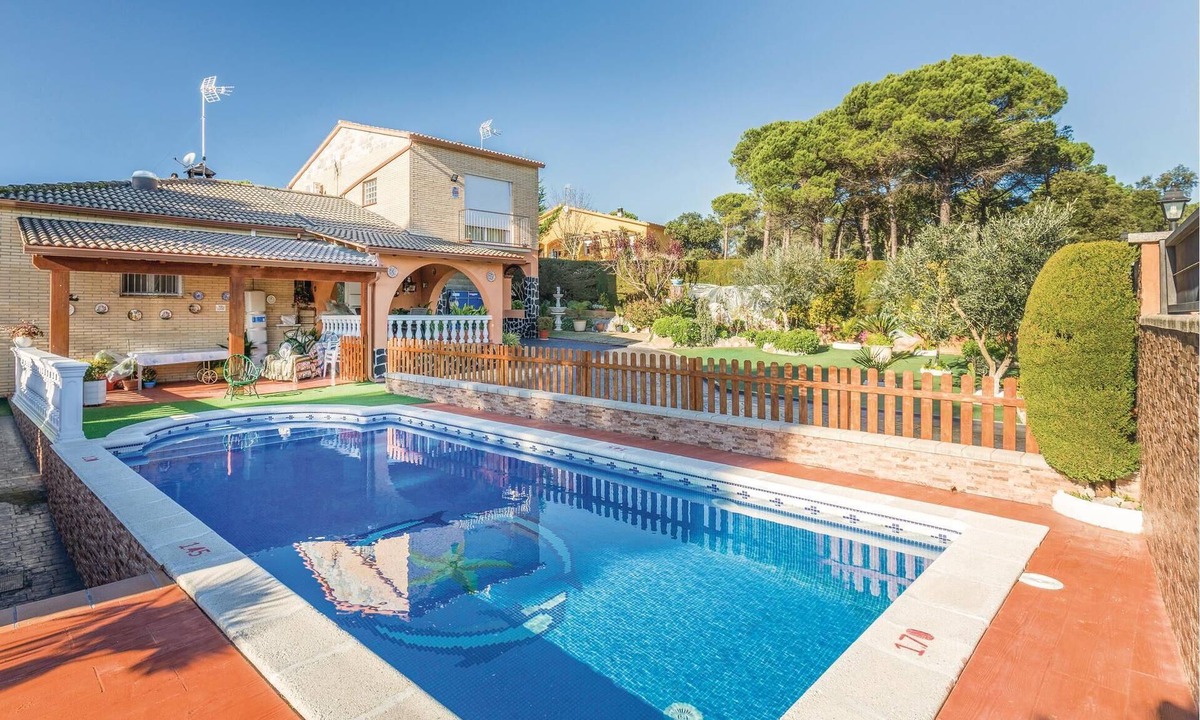 La Goba House | 5 bedroom accommodation in Vidreres