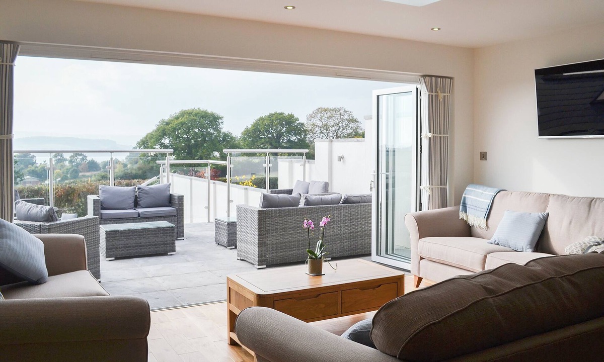 Exmouth Cottage | 5 bedroom accommodation in Exmouth