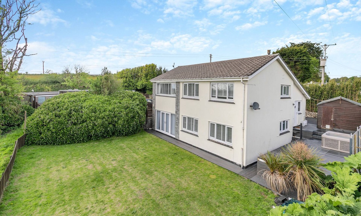 Mabe Cottage | 5 bedroom accommodation in Helston