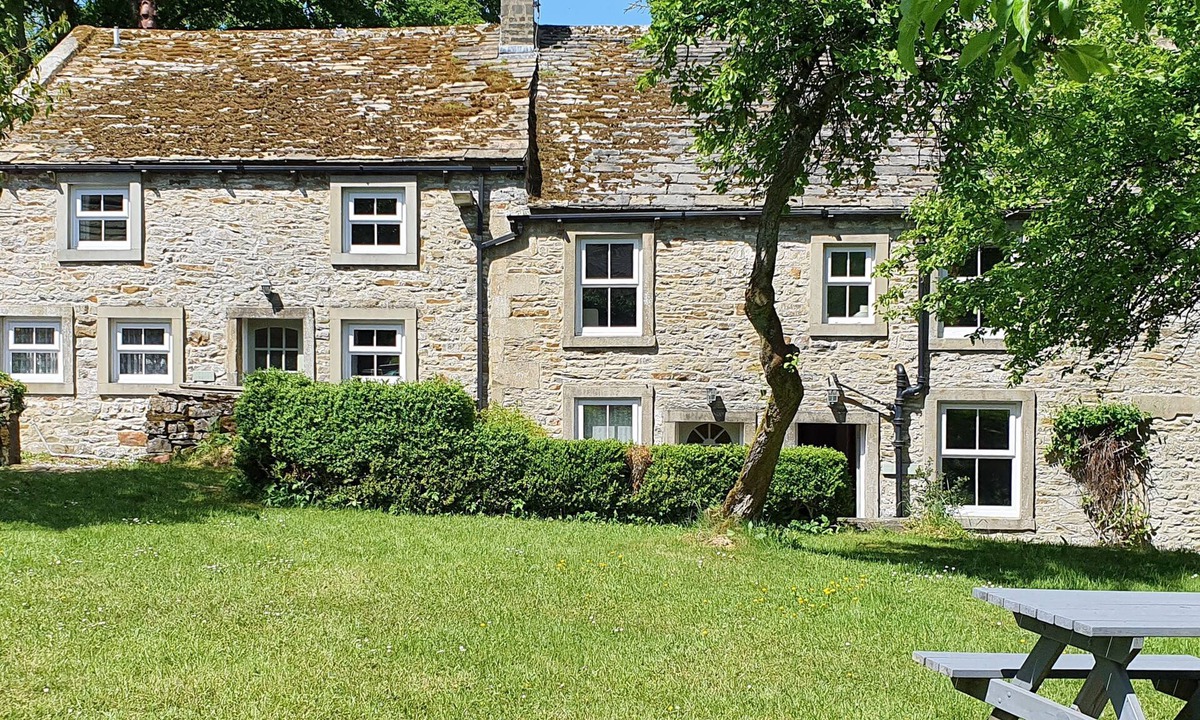 Draughton Cottage | 5 bedroom accommodation in Draughton, Skipton