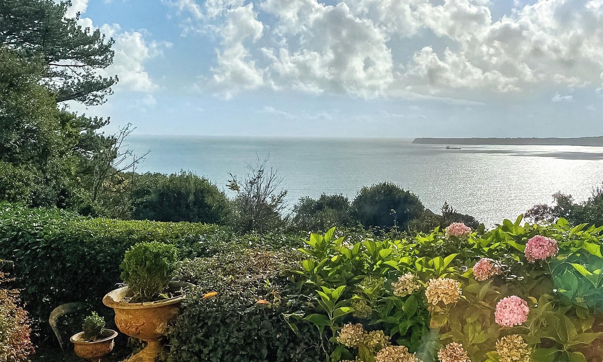 Torquay Cottage | 5 bedroom accommodation in Torquay