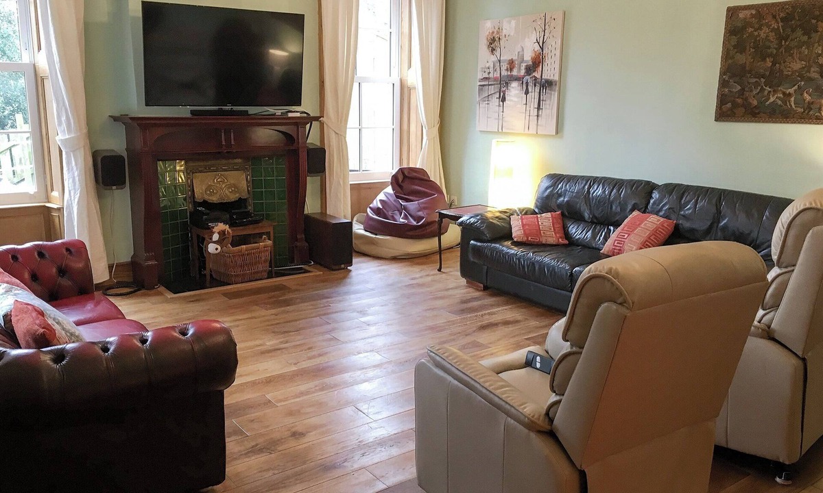 Annan Cottage | 5 bedroom accommodation in Annan