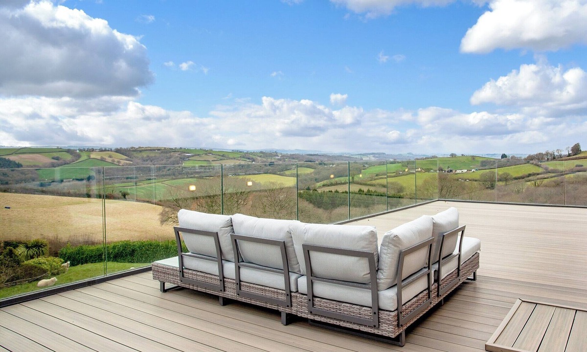 Newton Saint Cyres Cottage | 5 bedroom accommodation in Exeter