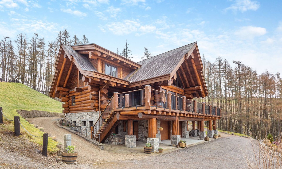 Lairg Cottage | 5 bedroom accommodation in Lairg