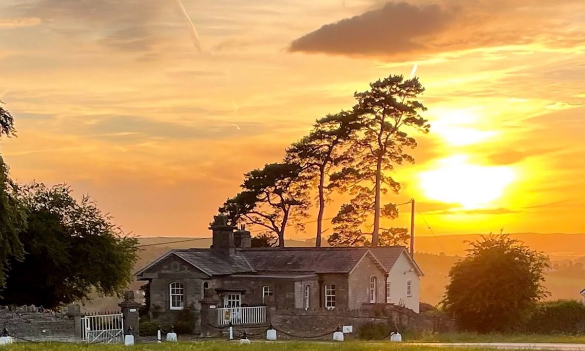 Inchbrook Cottage | 5 bedroom accommodation in Stroud