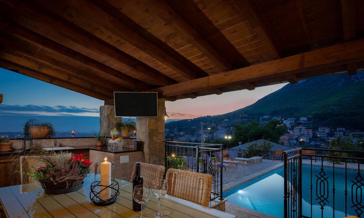 Businci House | 5 bedroom accommodation in Klis