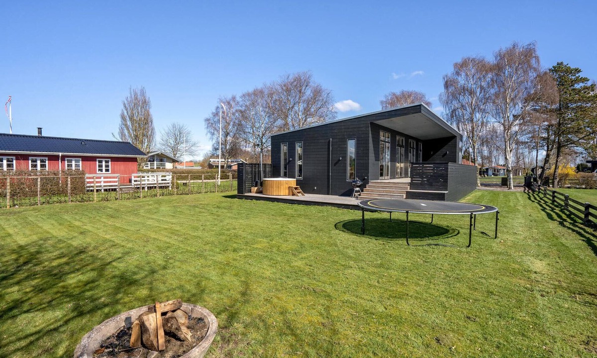 Hejsager Strand House | 5 bedroom amazing home in Haderslev