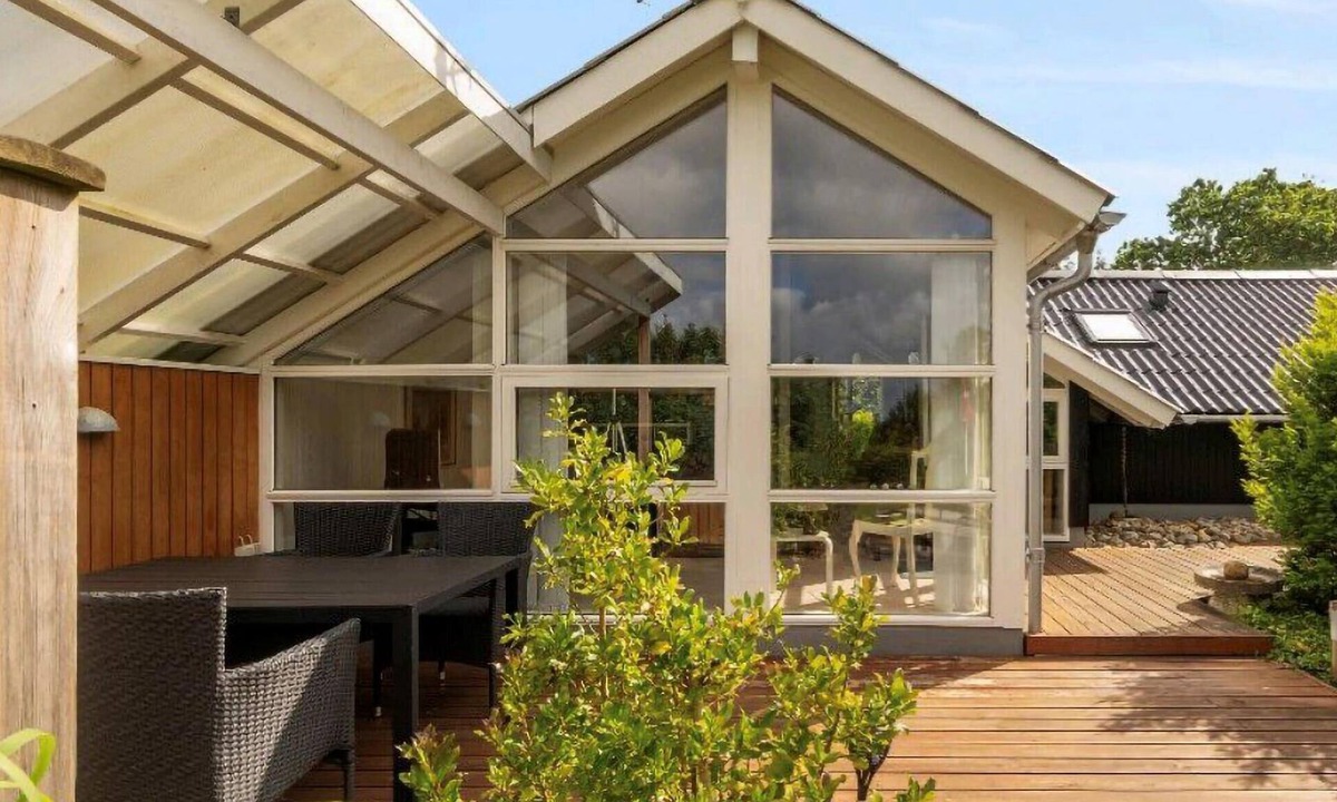 Lihme House | 5 bedroom amazing home in Spøttrup
