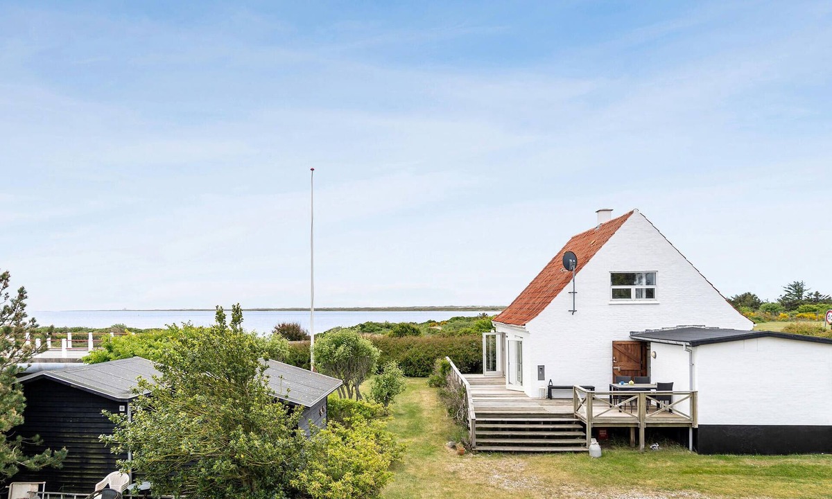 Agger House | 5 bedroom awesome home in Vestervig