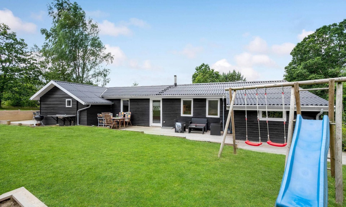 Farvang House | 5 bedroom awesome home in Fårvang