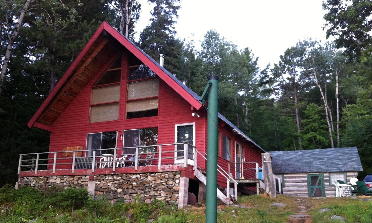 Aylen Lake Ski Chalet | 5 Bedroom Chalet on Aylen Lake