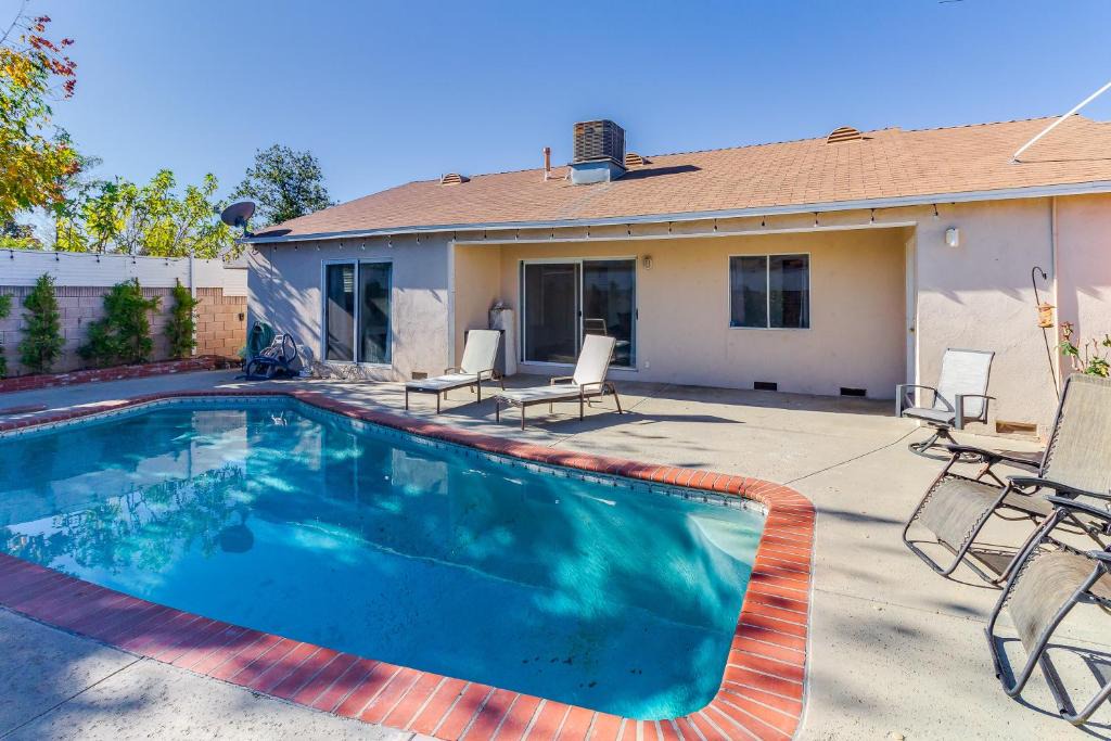 Reseda House | 5 Bedroom Charmer with Pool