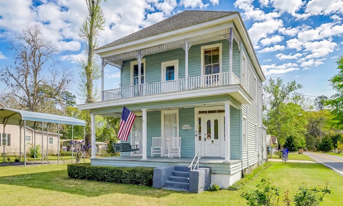 Meldrim House | 5 Bedroom Country Living 20 Mins from Savannah!