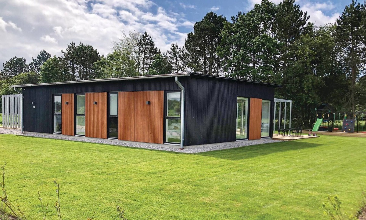 Fjellerup Strand House | 5 bedroom cozy home in Glesborg
