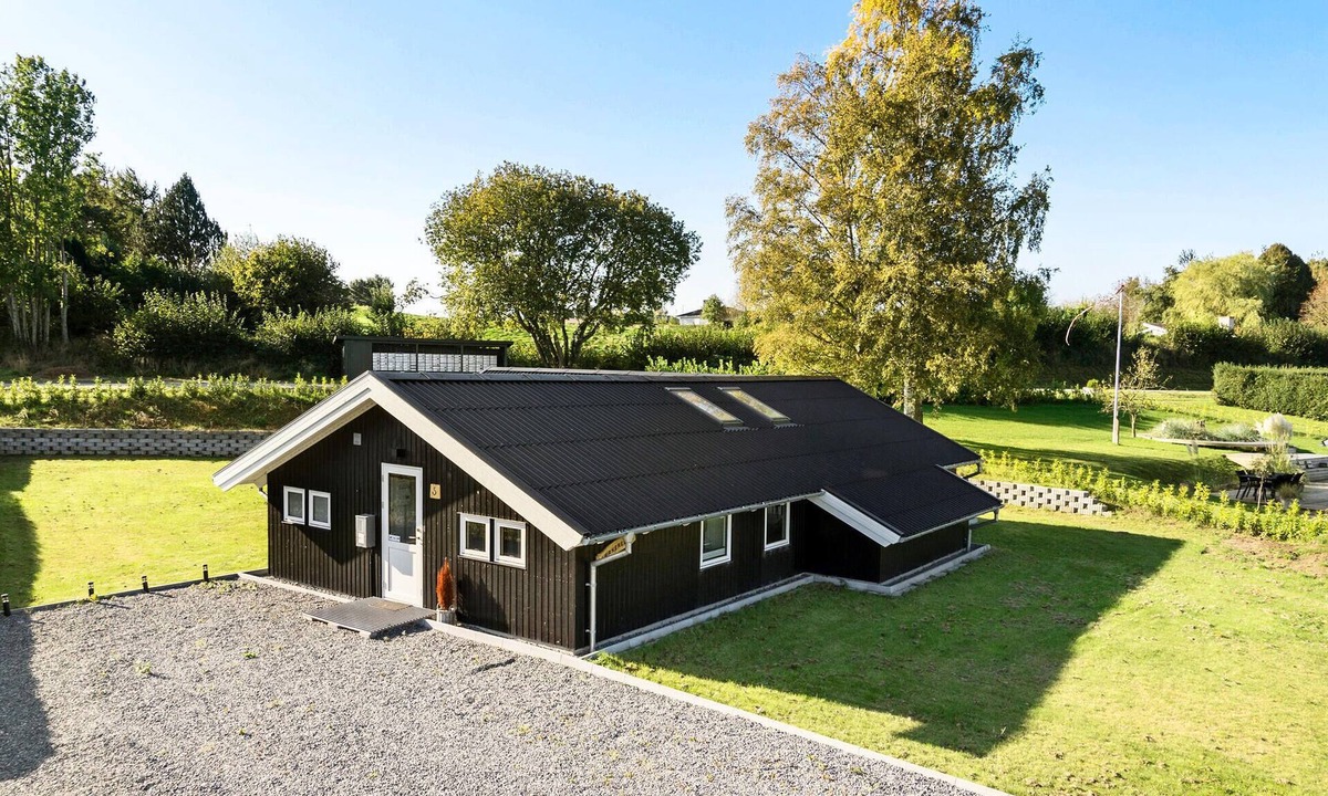 Hejlsminde Strand House | 5 bedroom cozy home in Hejls