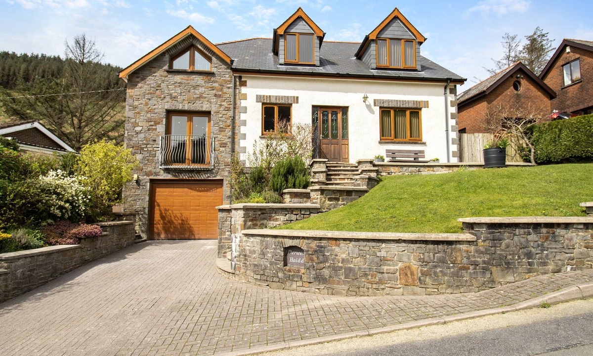 Llanafan Cottage | 5 bedroom accommodation in llanafan/Aberystwyth