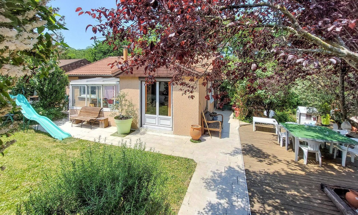 Francheville House | 5 bedroom gorgeous home in Francheville