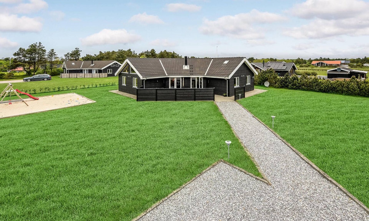 Skjern House | 5 bedroom gorgeous home in Skjern