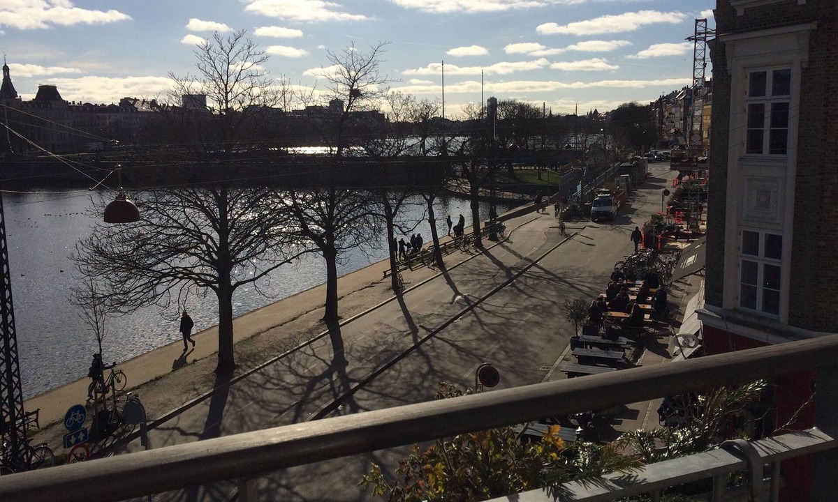 Norrebro Condo | 5 bedroom holiday apartment with panoramic view of Copenhagen's lakes - close to everything!