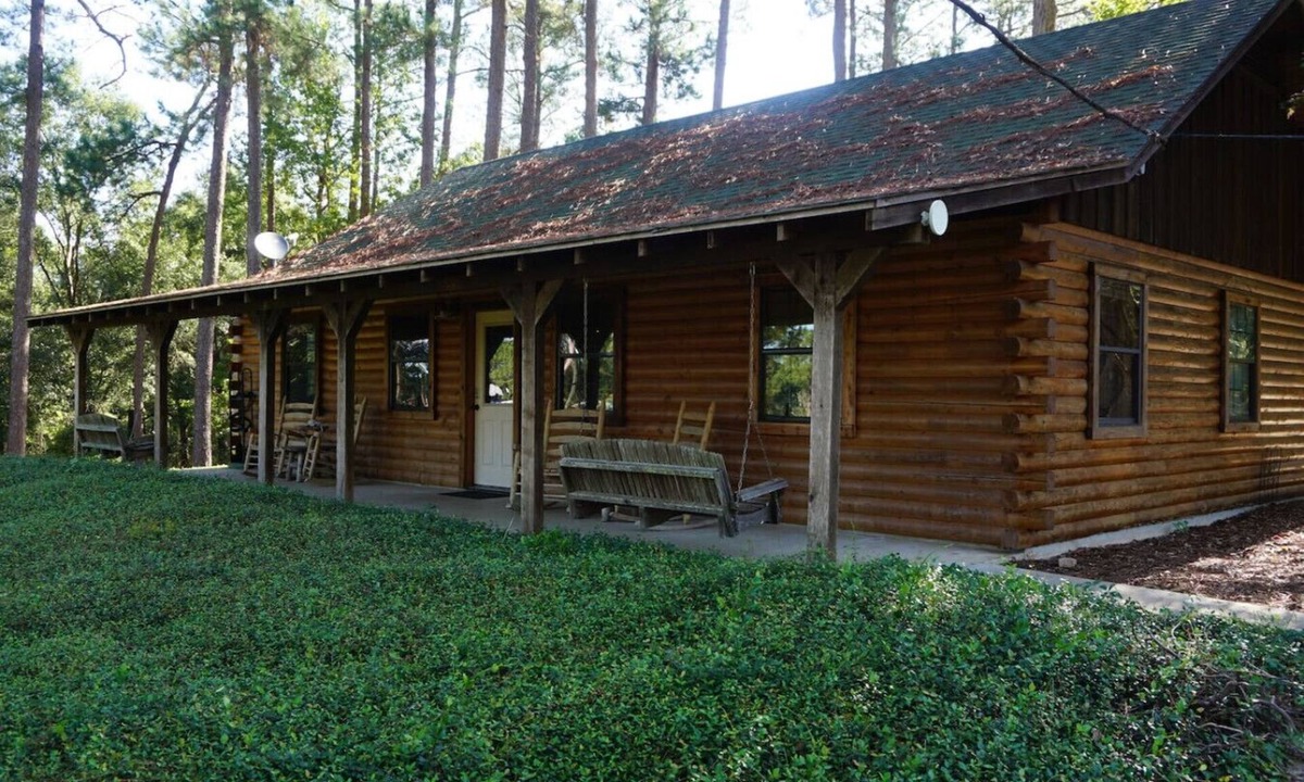 Woden Cabin | 5 Bedroom Log Cabin at Tall Timbers Retreat