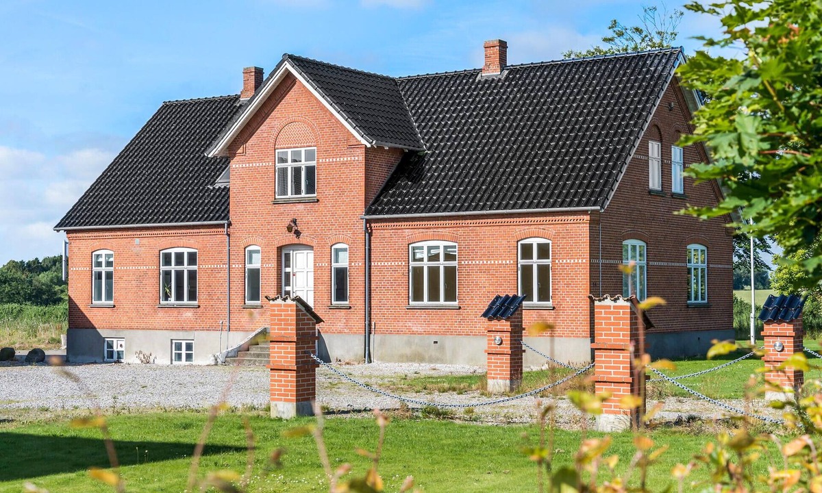 Nyborg House | 5 bedroom nice home in Nyborg