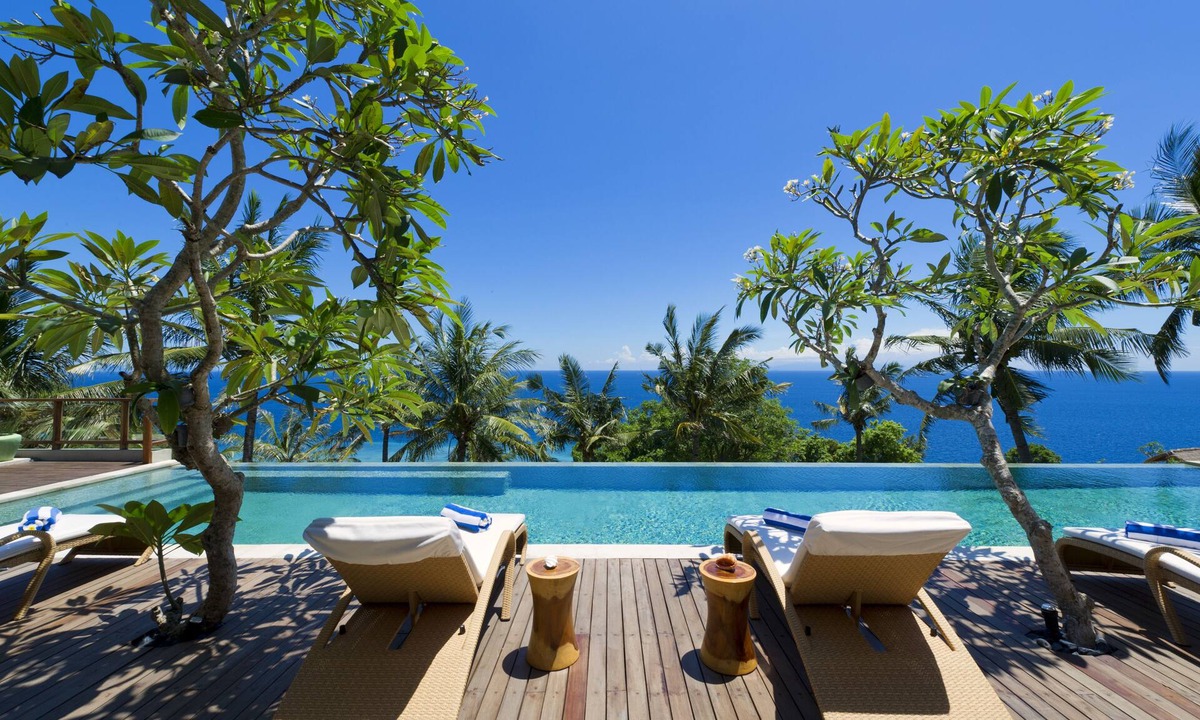 Mangsit Apartment | 5 Bedroom Ocean Villa with Private Pool at Malimbu